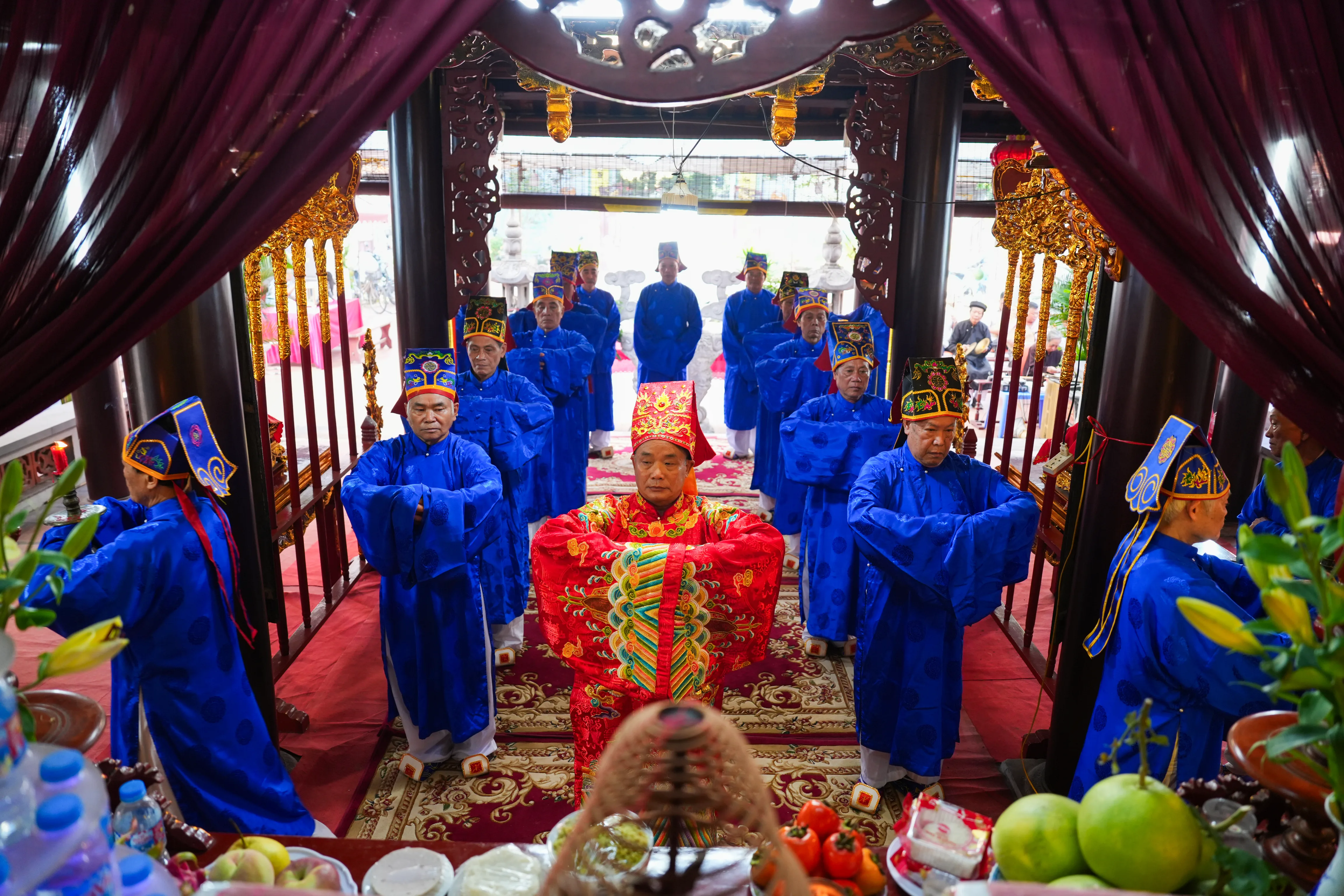 Mùa thu trẩy hội làng Thuý Lĩnh