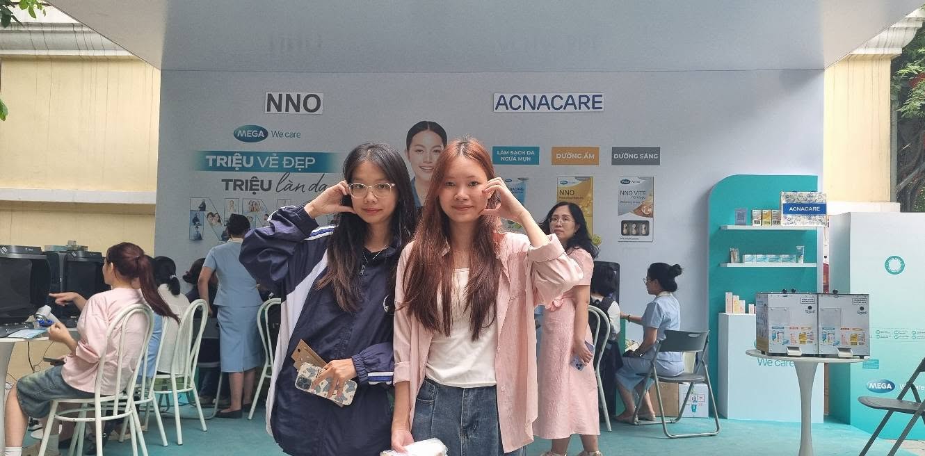 Unitour “Triệu vẻ đẹp, triệu làn da” mang trải nghiệm chăm sóc da đến với sinh viên Nhân văn