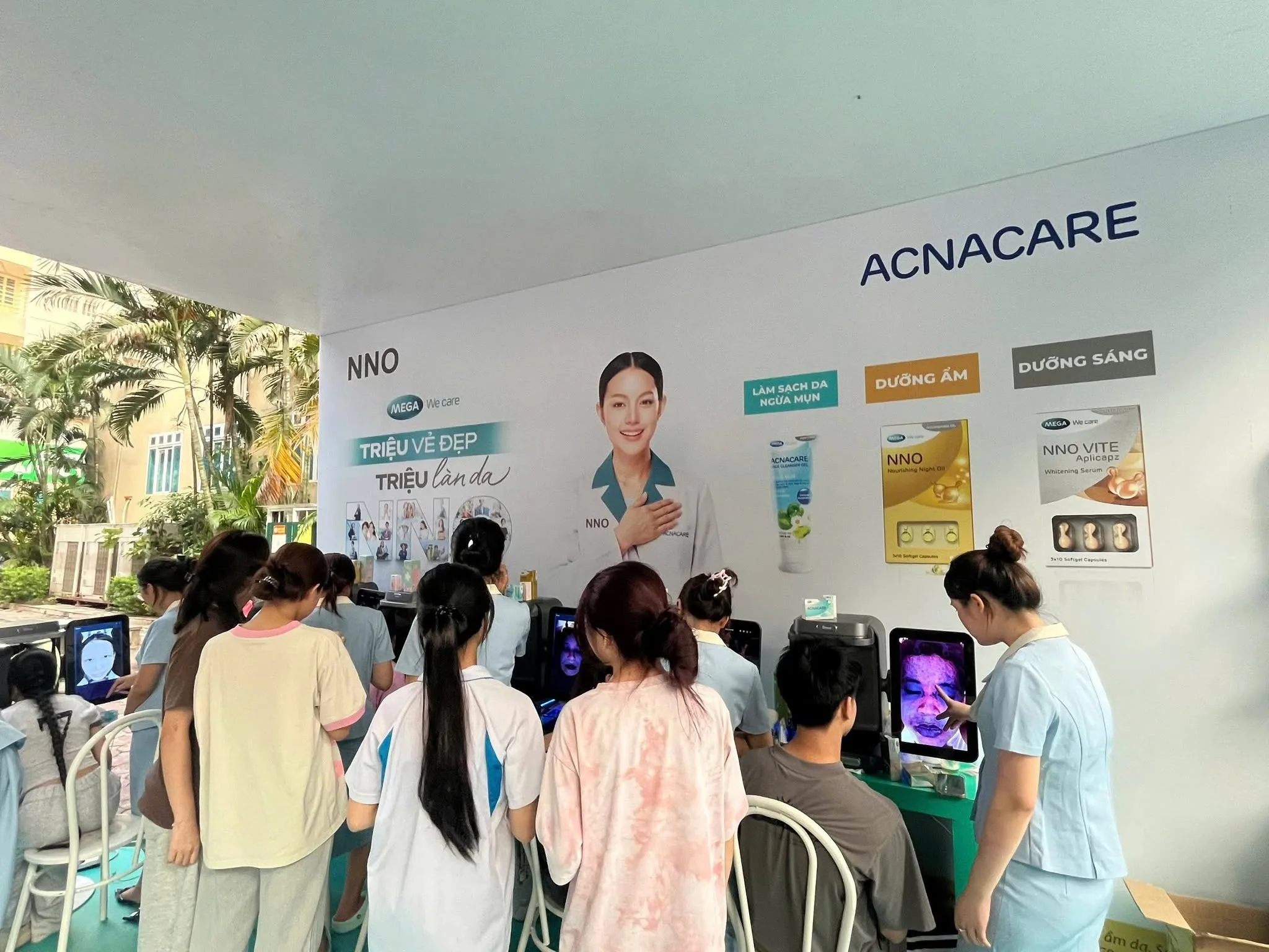 💦 Khối sinh viên Đại học Thủy Lợi "đổ bộ rầm rộ" đến cuộc hẹn cùng Unitour “Triệu vẻ đẹp, triệu làn da” chưa
