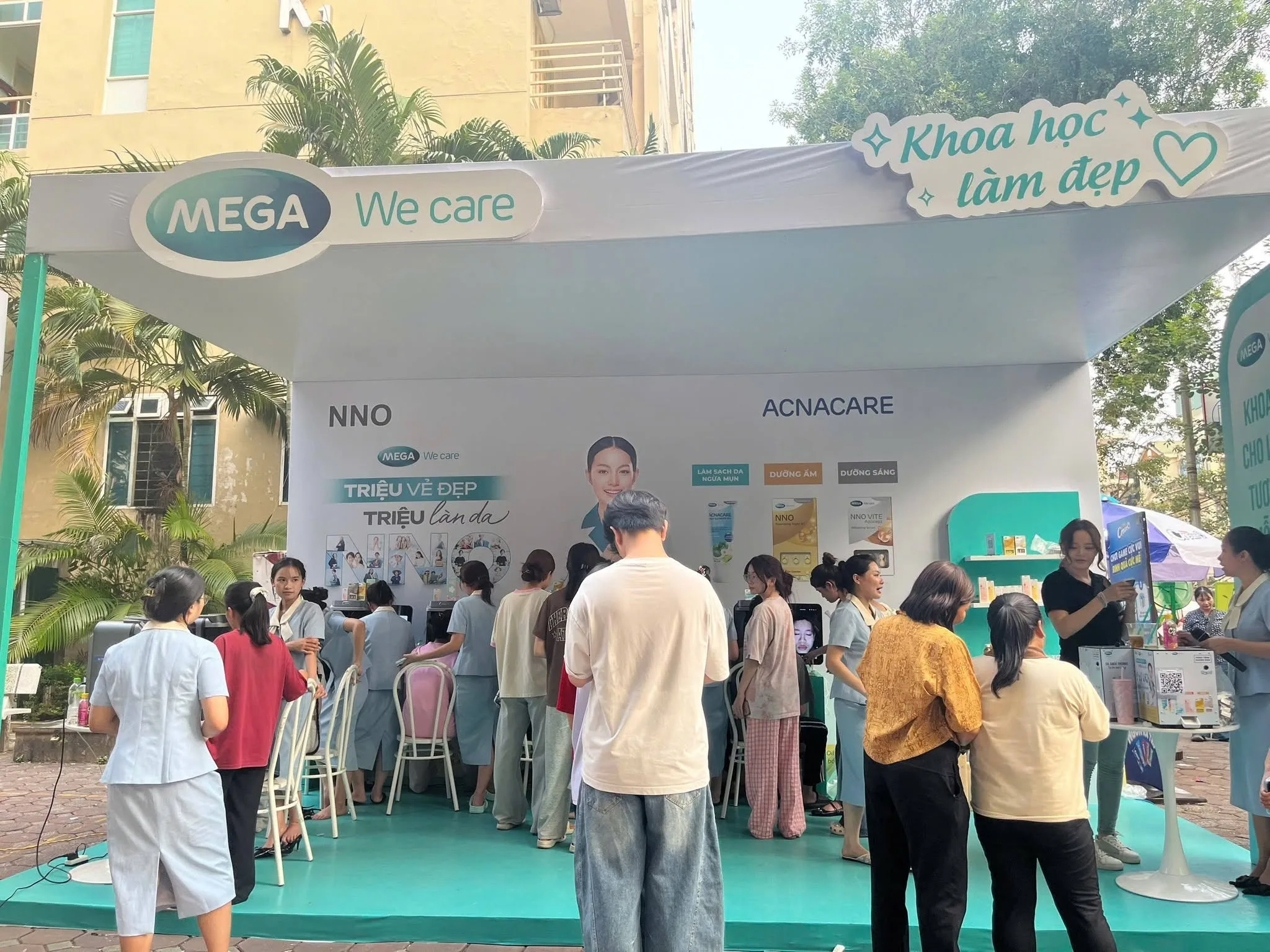 💦 Khối sinh viên Đại học Thủy Lợi "đổ bộ rầm rộ" đến cuộc hẹn cùng Unitour “Triệu vẻ đẹp, triệu làn da” chưa