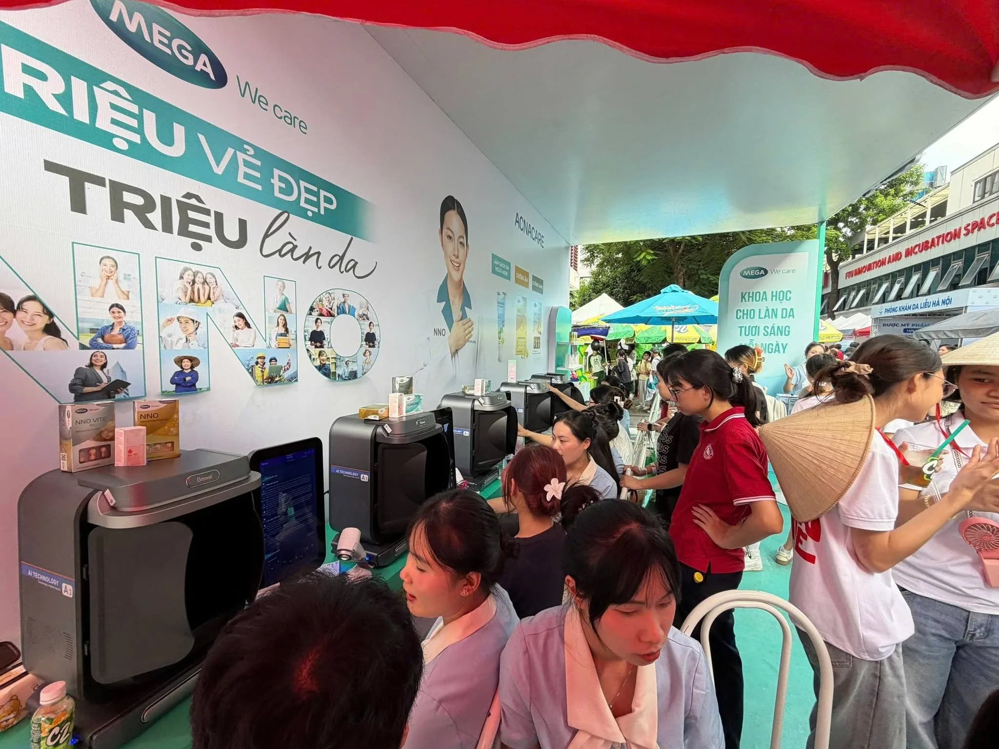 Unitour xin chào FTU: "Triệu vẻ đẹp, triệu làn da" day 1, day 2 đều rực rỡ