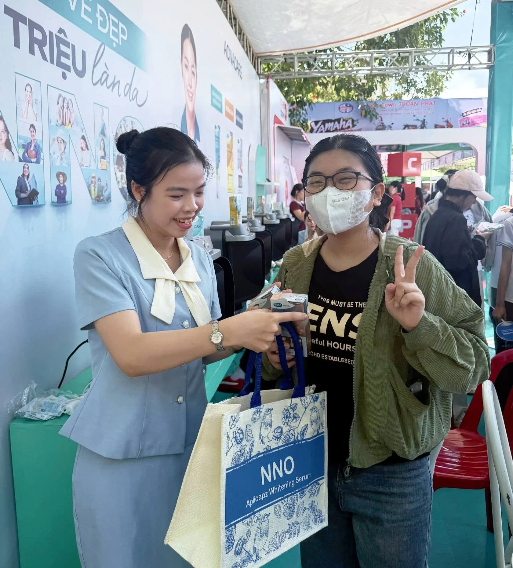 Vừa hay đúng lúc: Uintour chào Tân - Chào các bạn sinh viên Đại học Ngoại Ngữ - Đại học Huế 2