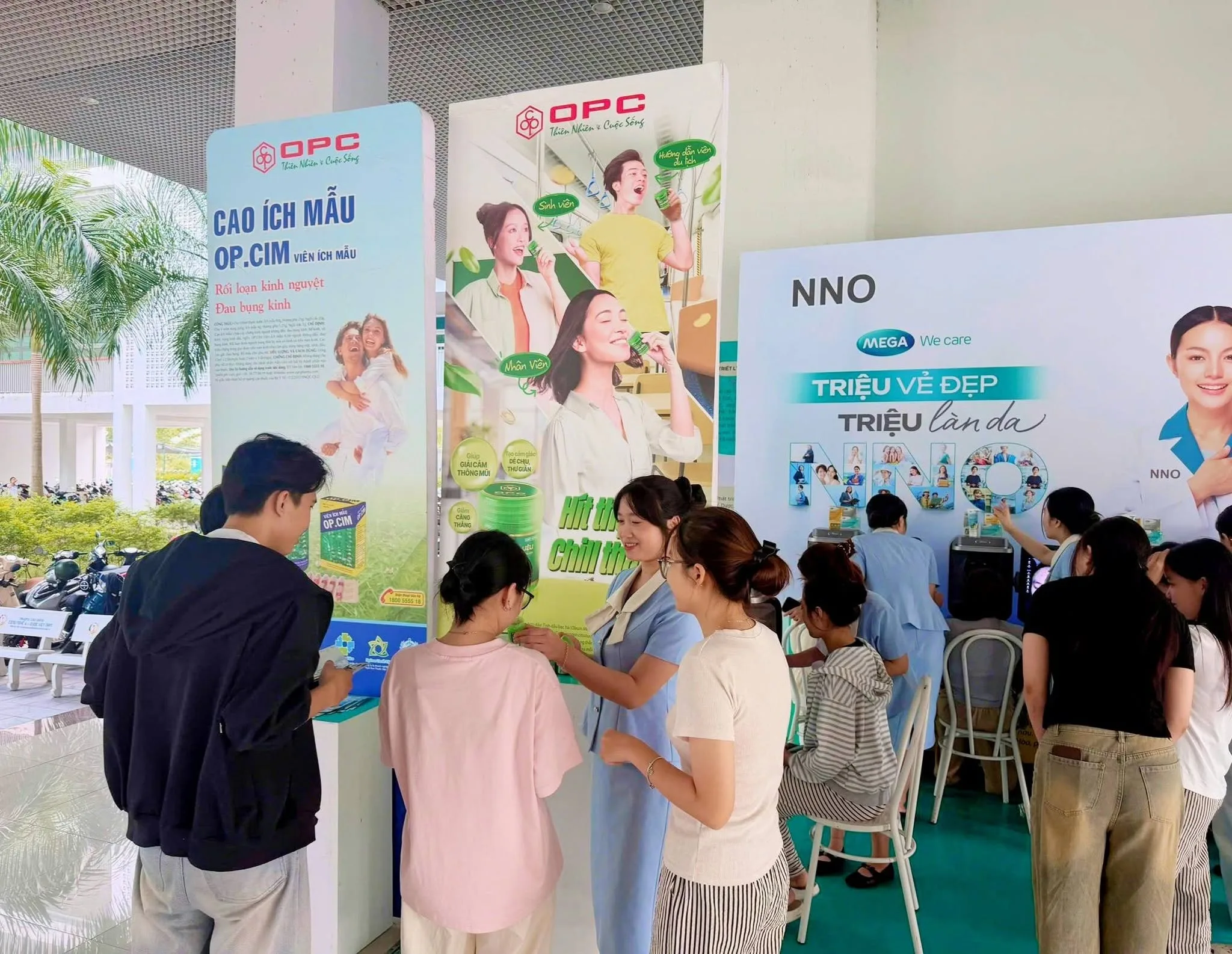 ĐH Y dược - ĐH Đà Nẵng và Unitour "Triệu vẻ đẹp, triệu làn da" - Day nào cũng yêu