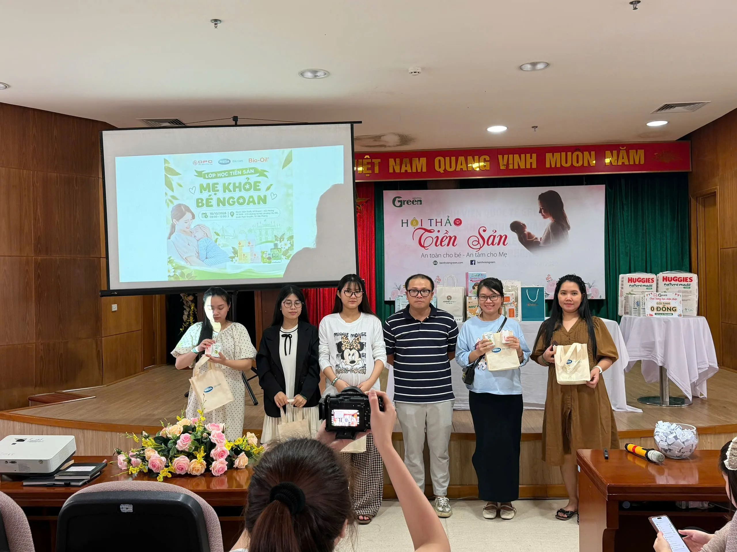 VE cùng OPC, Mege We Care đồng hành cùng hơn 200 mẹ bầu tại lớp học tiền sản tại Bệnh viện Đa khoa Quốc tế Green
